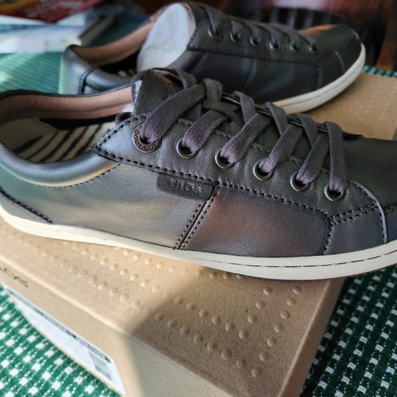 Taos Footwear Shoes - Taos leather shoes  size 7.5